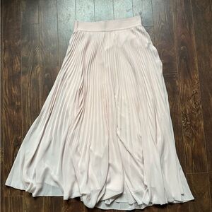 Aritzia Wilfred Twirl Pleated Skirt